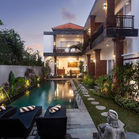 Sujiwa Ubud Hotel & Villa Екстер'єр фото