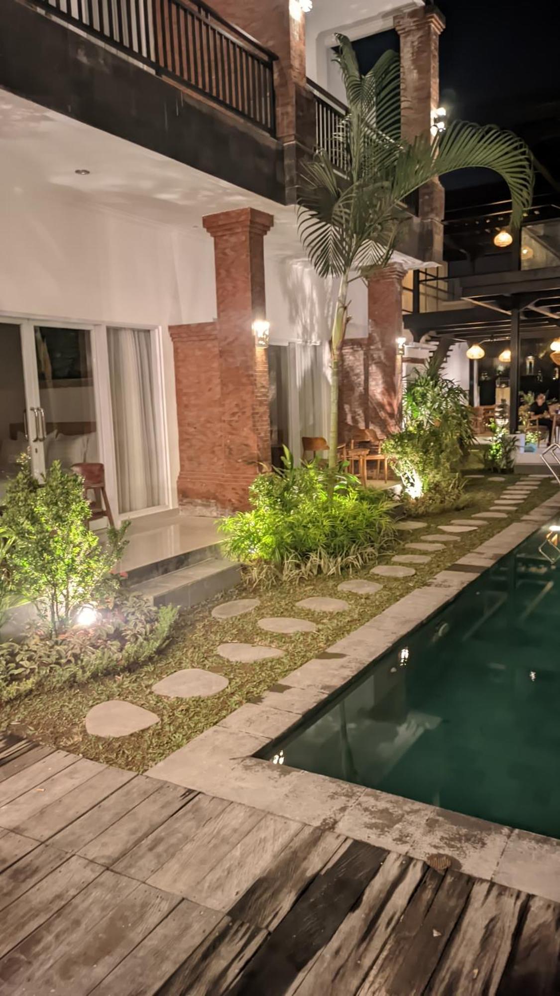Sujiwa Ubud Hotel & Villa Екстер'єр фото